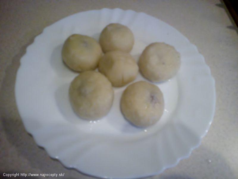 Plnené zemiakové knedle